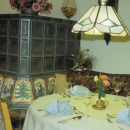 Landgasthof Pfarrwirt Szálloda 3*