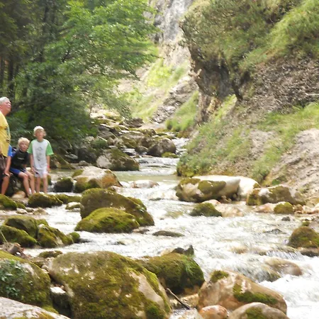 Landgasthof Pfarrwirt Szálloda Thiersee
