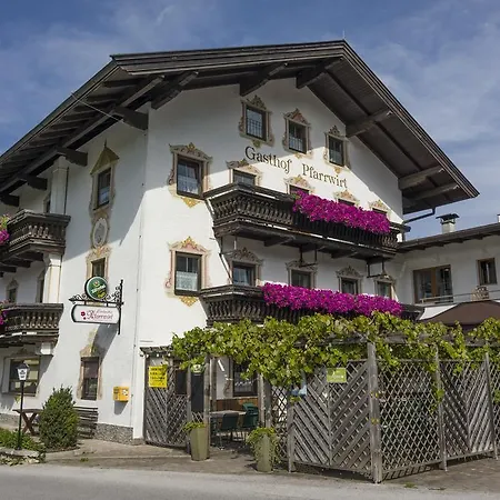 Landgasthof Pfarrwirt Guest house