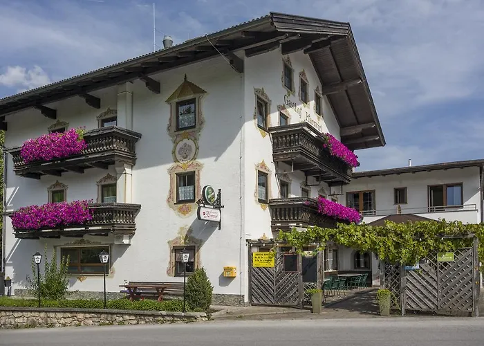 Landgasthof Pfarrwirt 호텔 3*